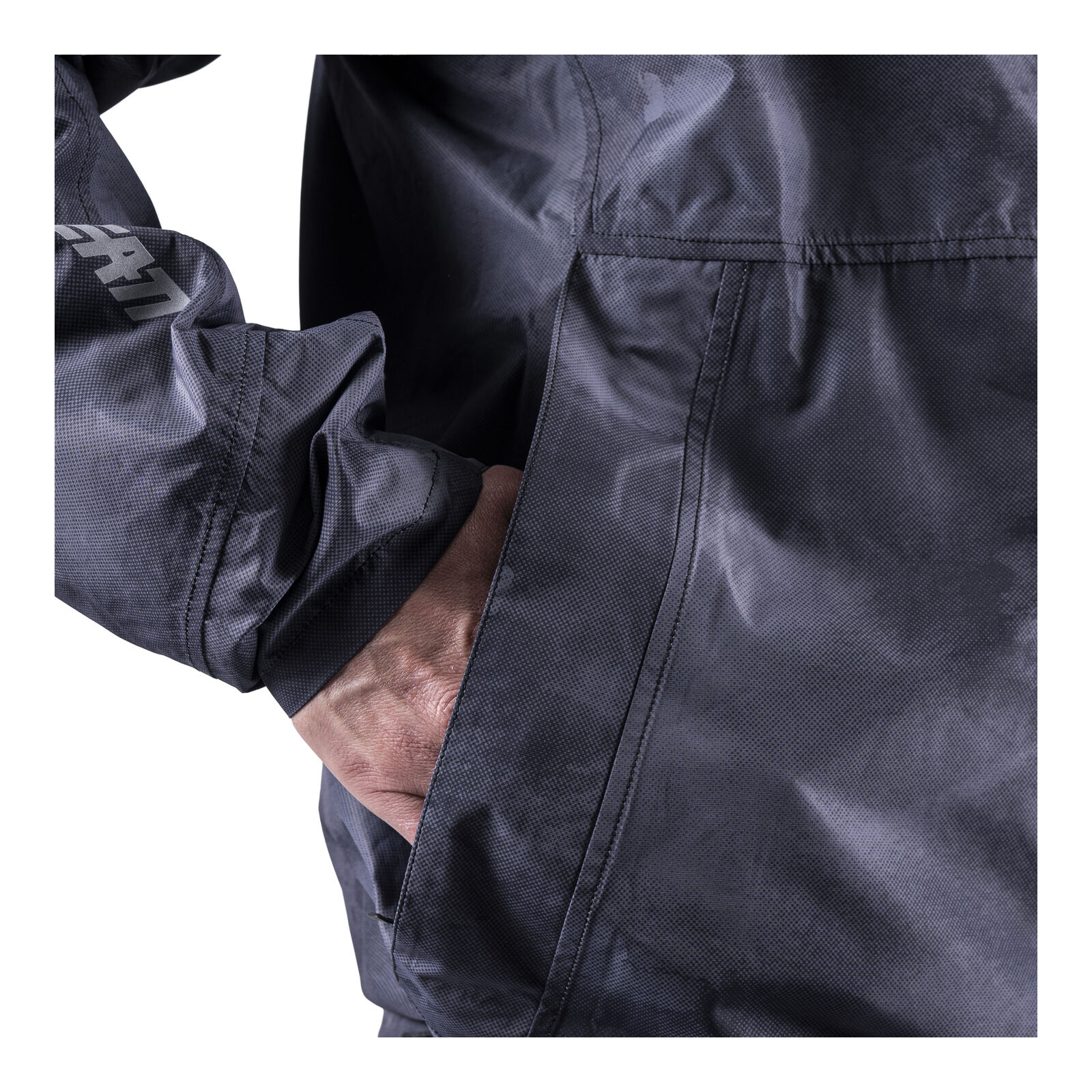 Leatt ADV Rain Cover Jacket - Camo Black / Grey (M/US40/EU50)